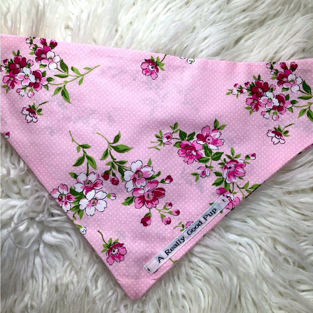 🐶 4 for $16 PINK POLKA DOT FLOWERS DOG BANDANA